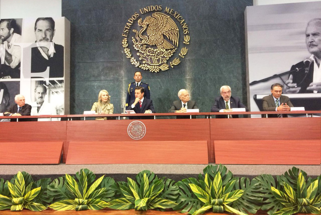 Luis Goytisolo recibe el Premio Carlos Fuentes