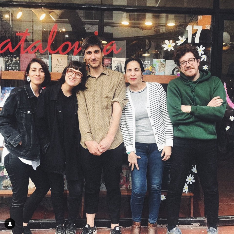 Un café con Laura, de la Librería Catalonia, en Chile