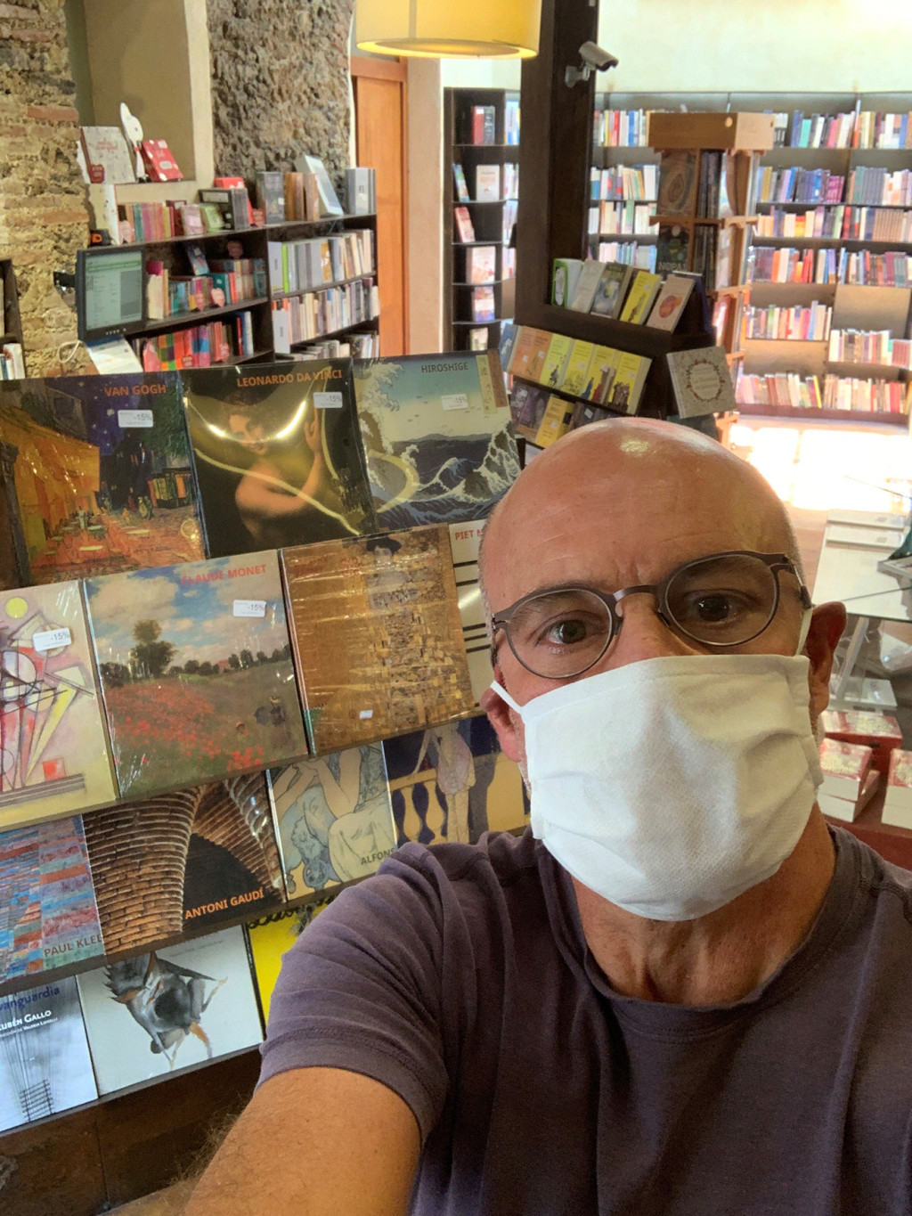 Un café con José Luis, de la librería Profética en Puebla, México