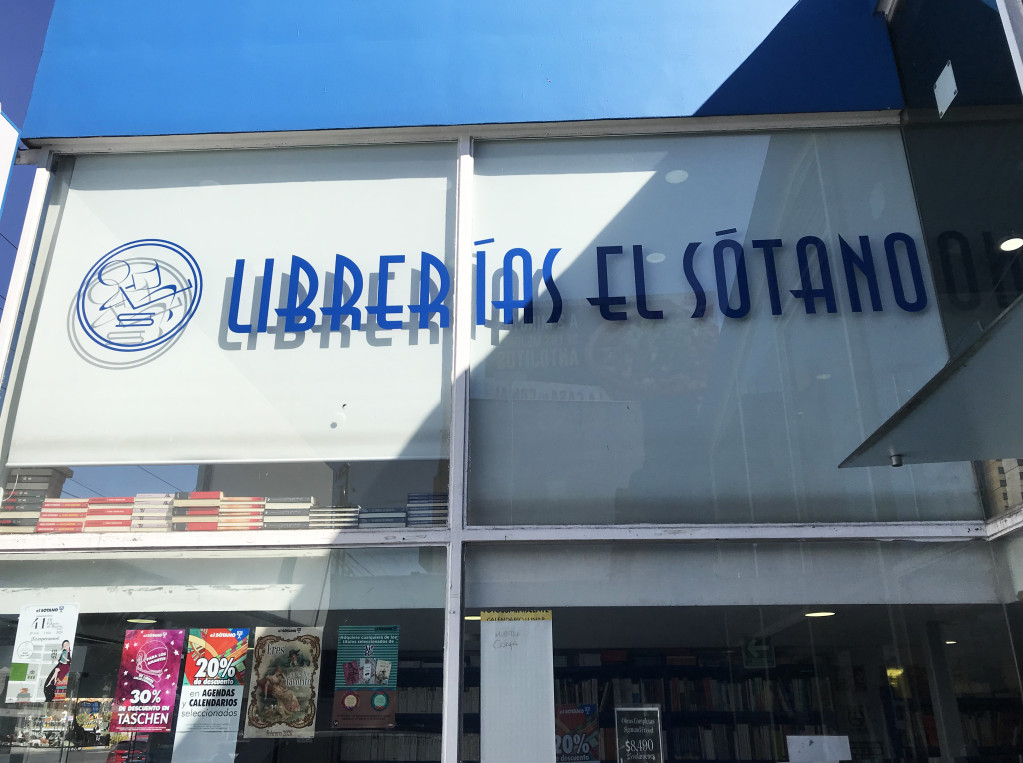 Un cafe con Daniela y Jesús, de Librerías El Sótano, sucursal Coyoacán, México