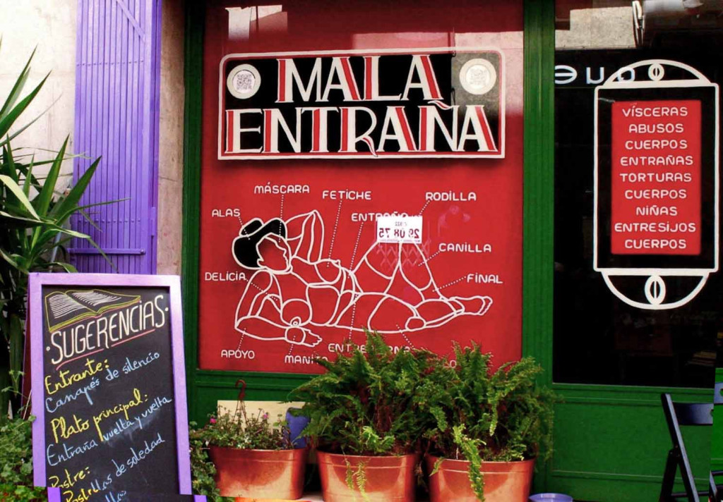 Librería de Mujeres gana el concurso  de escaparates “Próximo Destino: Anagrama”